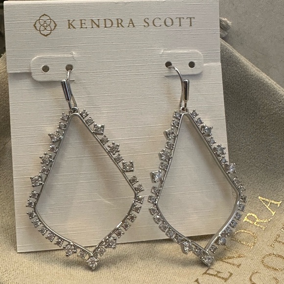 Kendra Scott Sophee Crystal Drop Earrings in Silver‎ NEW - Picture 1 of 7